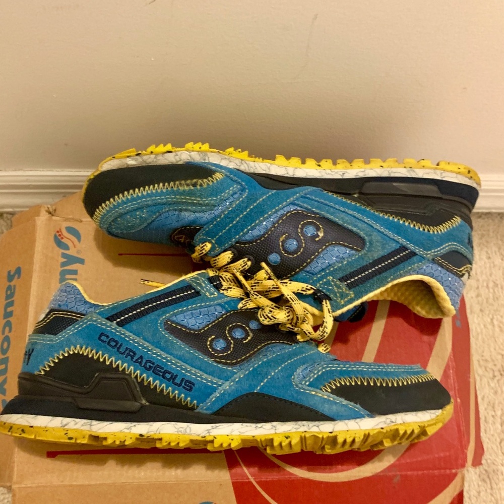 SAUCONY COURAGEOUS TR SNEAKERS